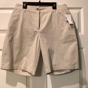Kim Rogers. Twill shorts.  NWT. Khaki
